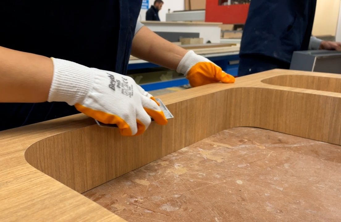 Hands-on craftsmanship in Retech production