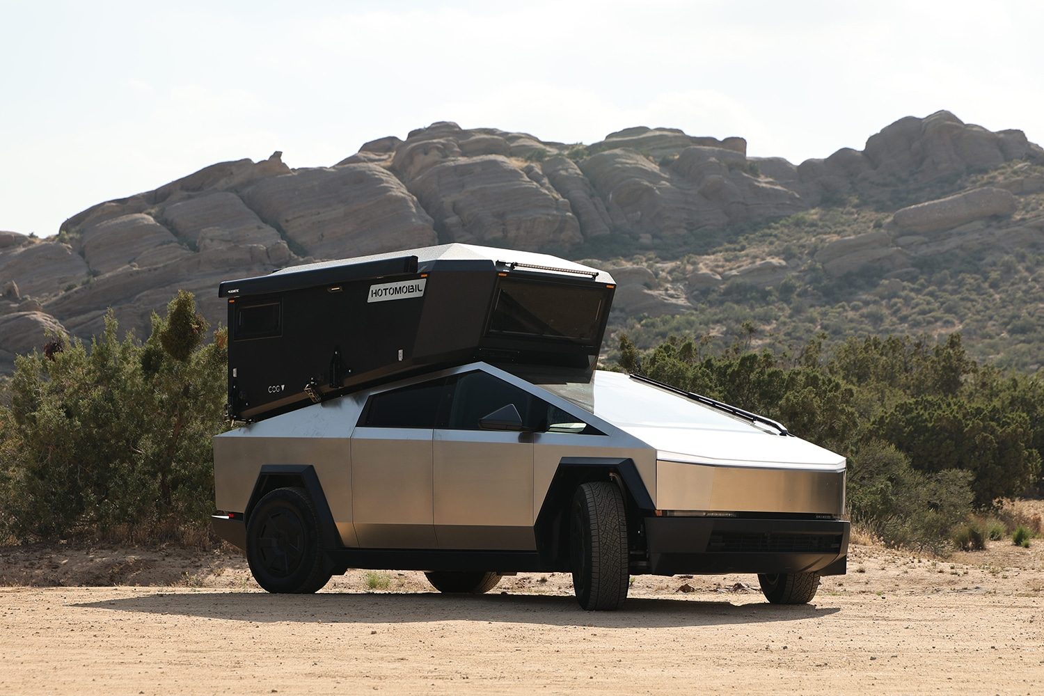 Cyberglad camper on a Tesla Cybertruck