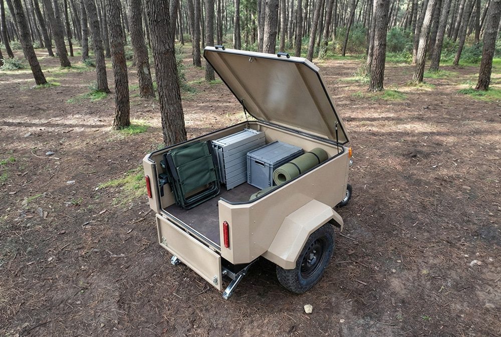 Mohican trailer in cargo mode with open lid