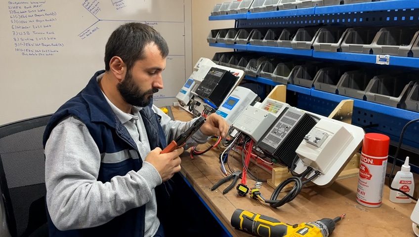 Hand finishing of wooden components